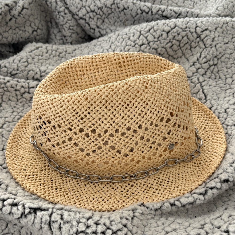 Steve Madden Stylish Woman Tan Fedora Hat with Chain